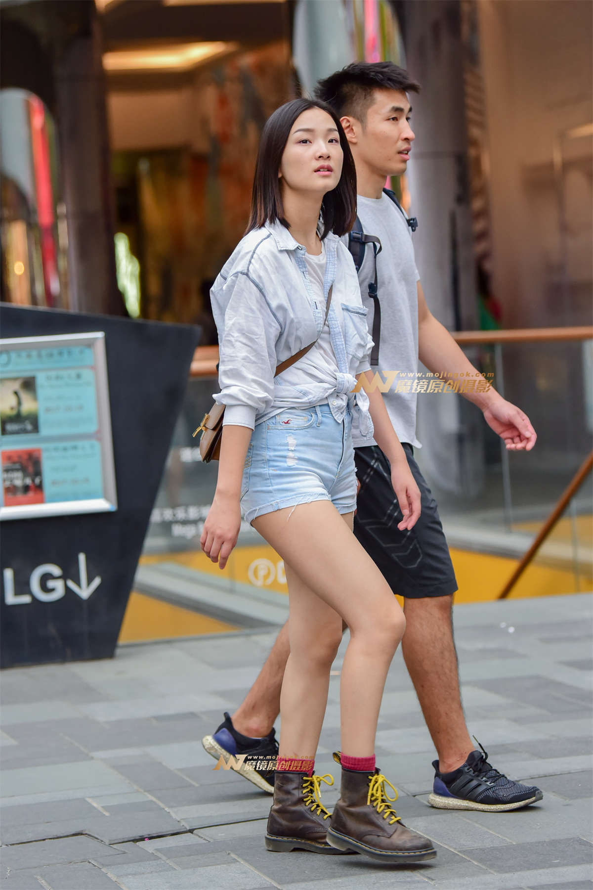 衬衣 热裤 马丁靴-日更街拍