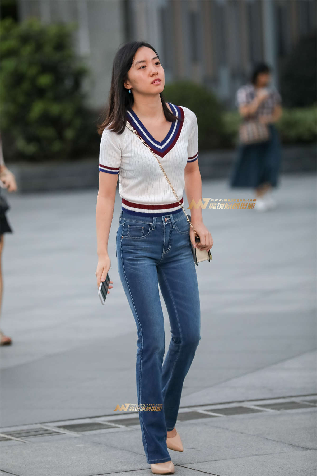 长腿牛仔小姐姐-日更街拍