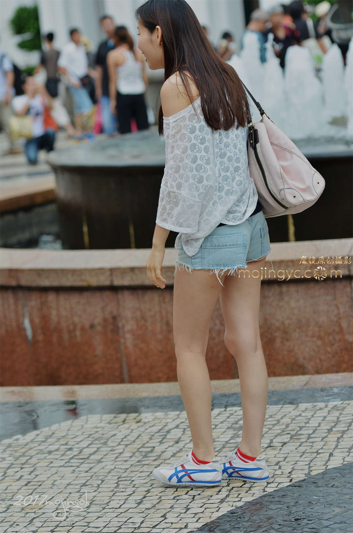 咔喳2017.02.15 街拍210（17p)-日更街拍