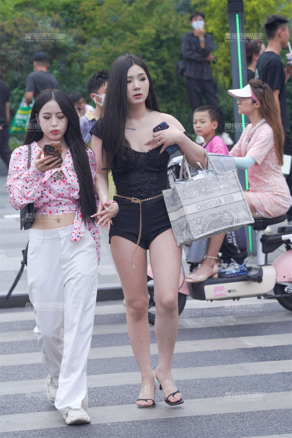 图片[2]-热裤美眉-日更街拍