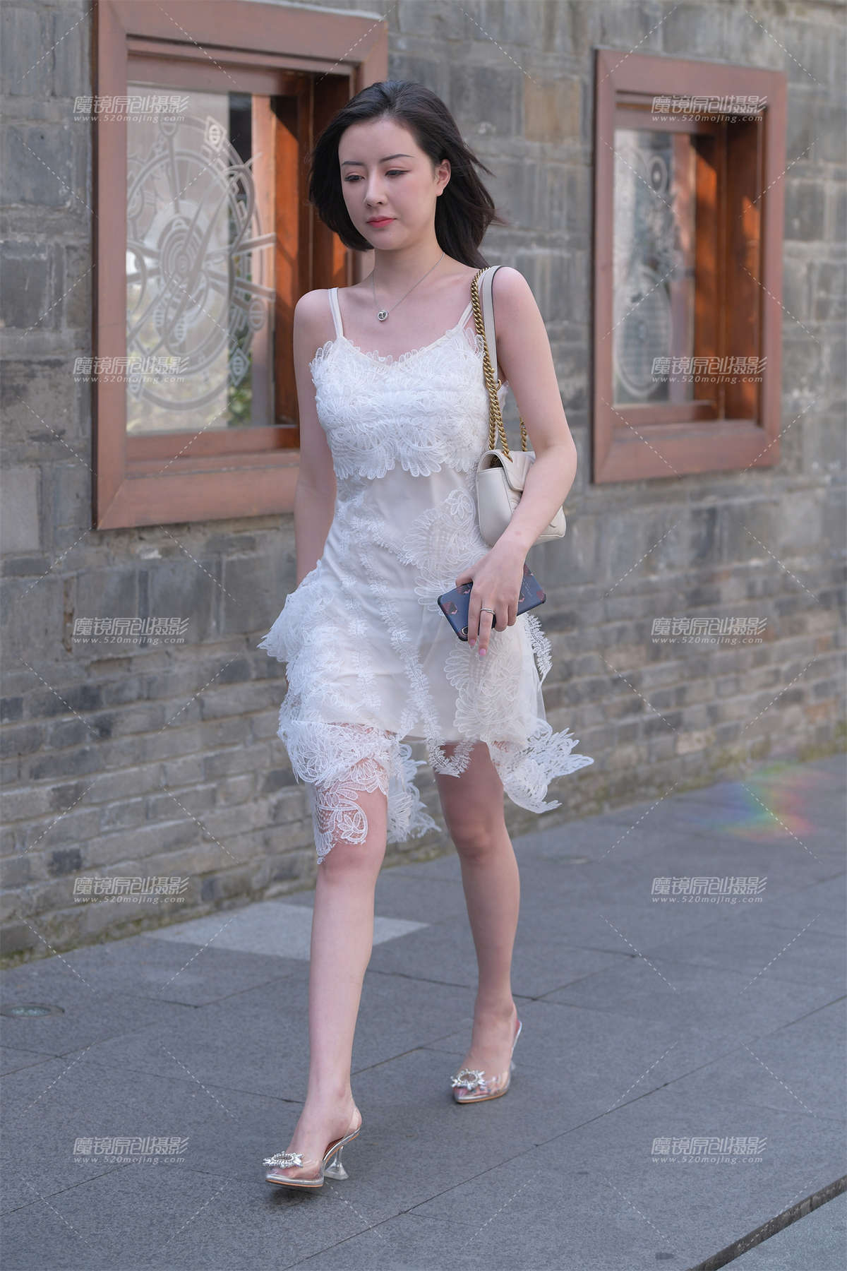 【视觉冲击赛贴】小姐姐在逆光下更美-日更街拍