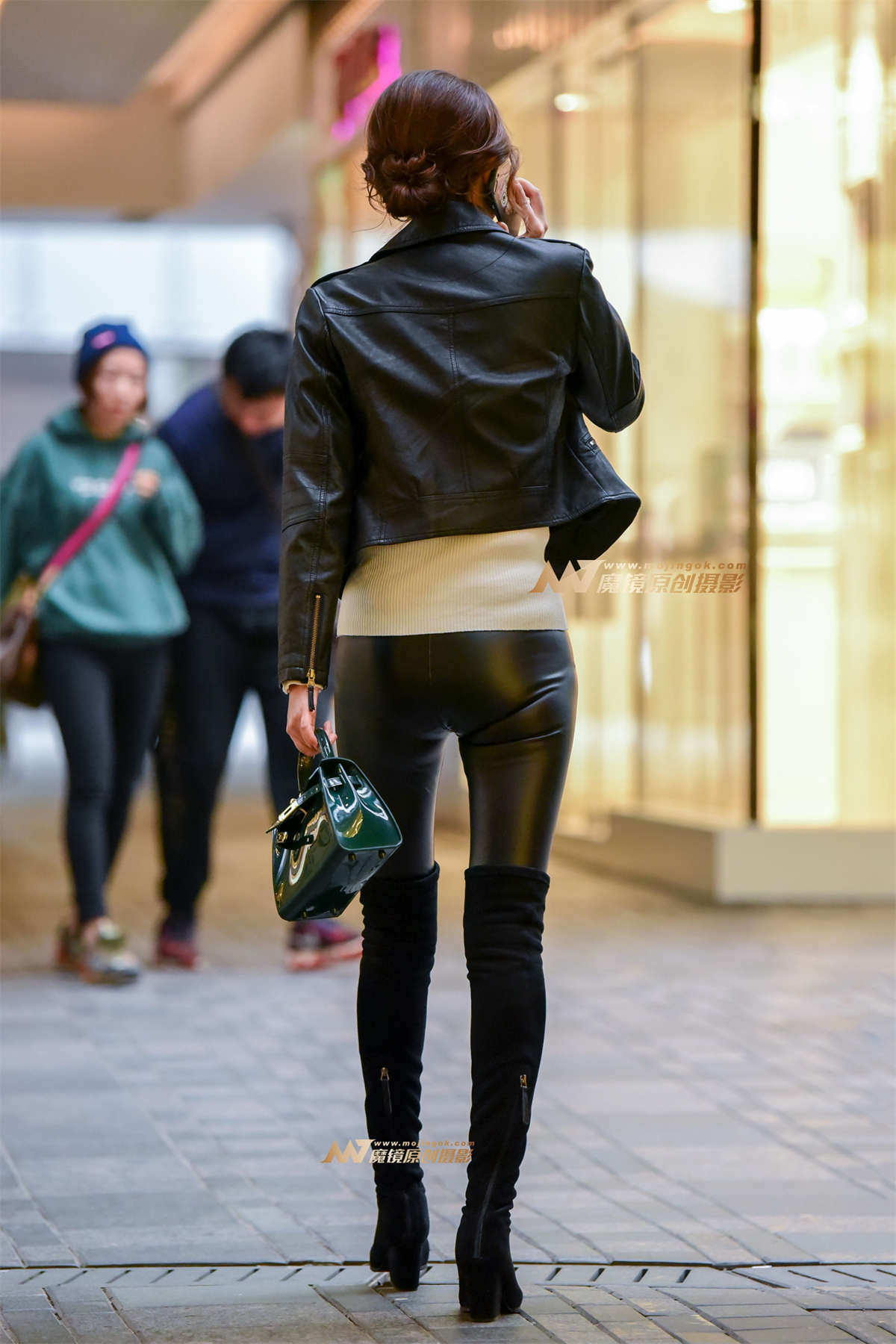 图片[2]-短发夹克 皮裤 长腿女郎-日更街拍