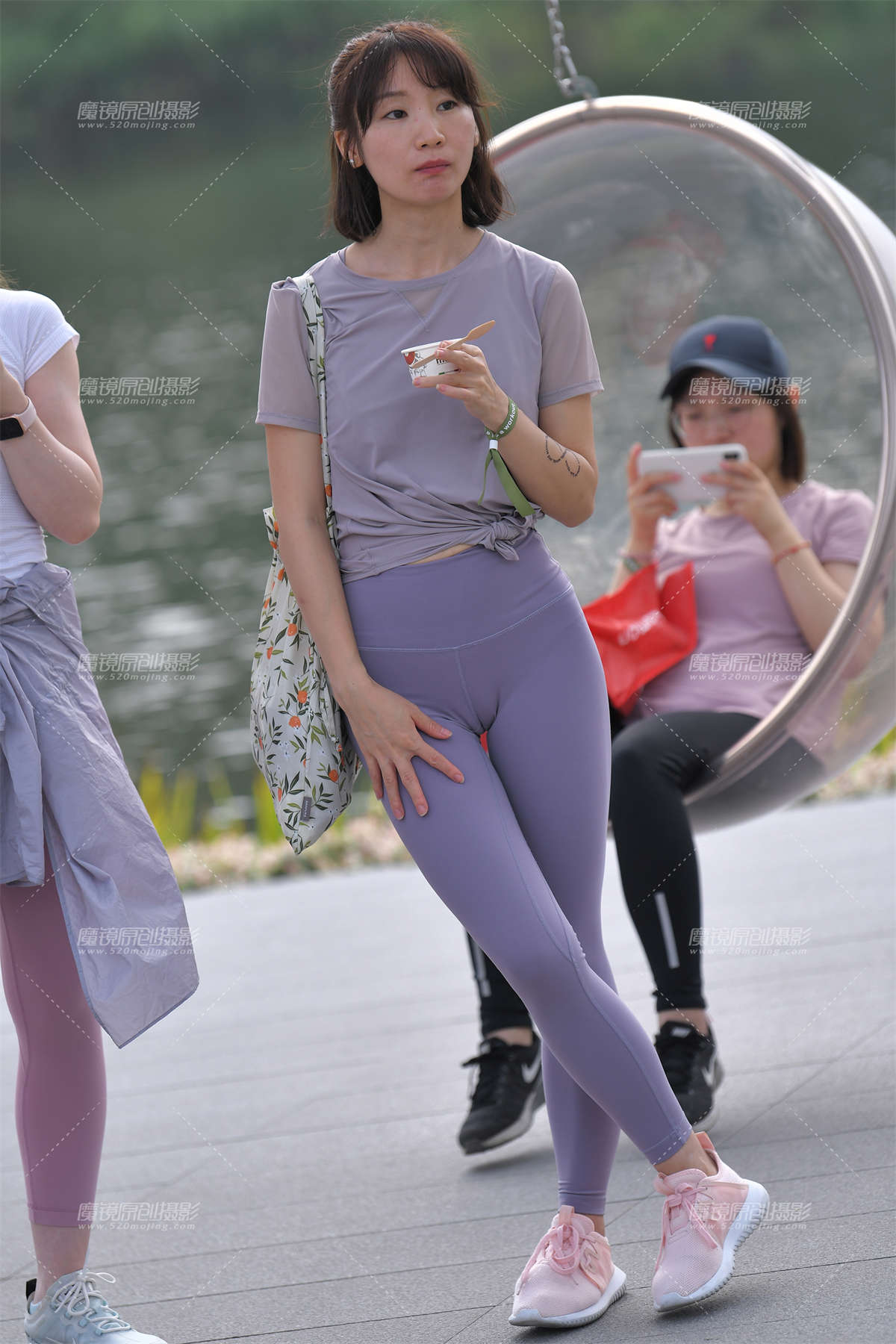 【咔喳赛帖】河边草地-日更街拍