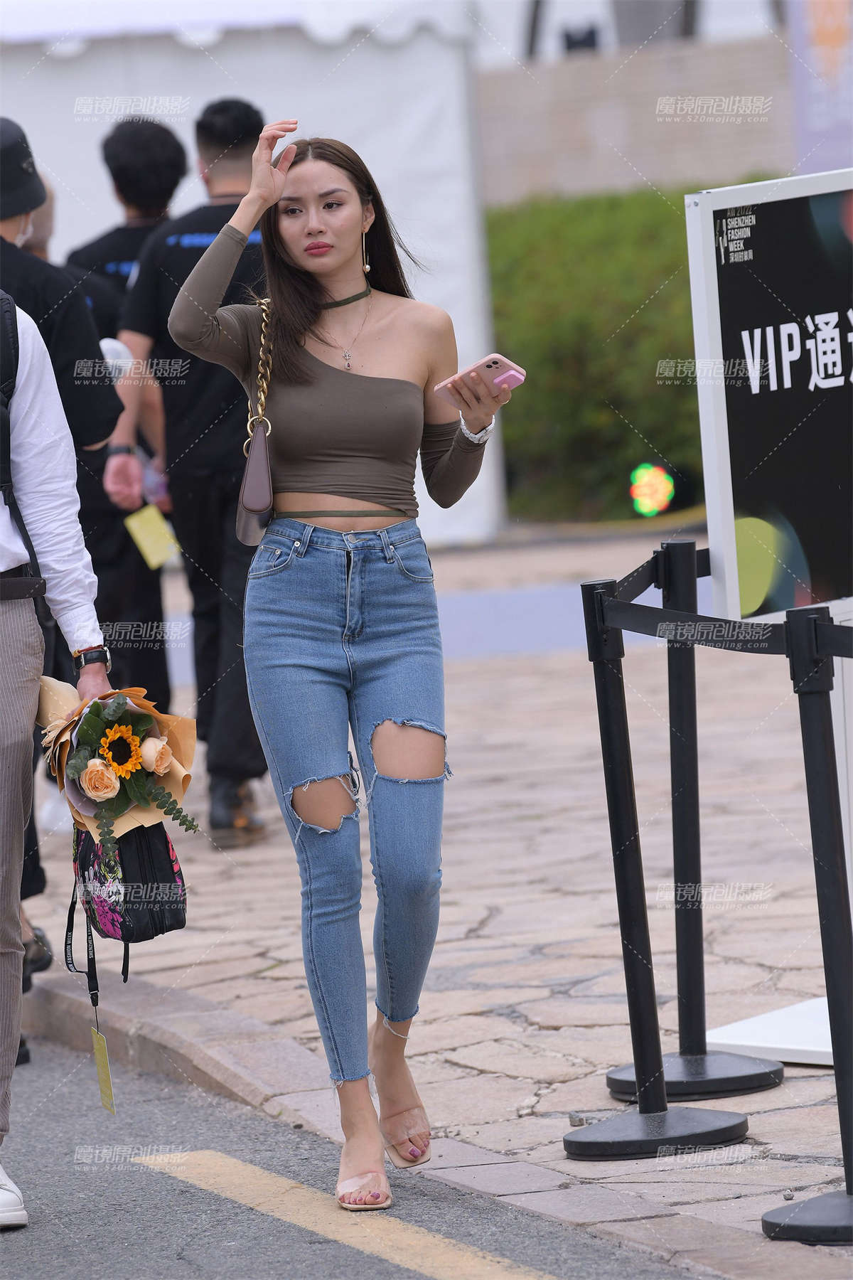 紧牛小姐姐-日更街拍