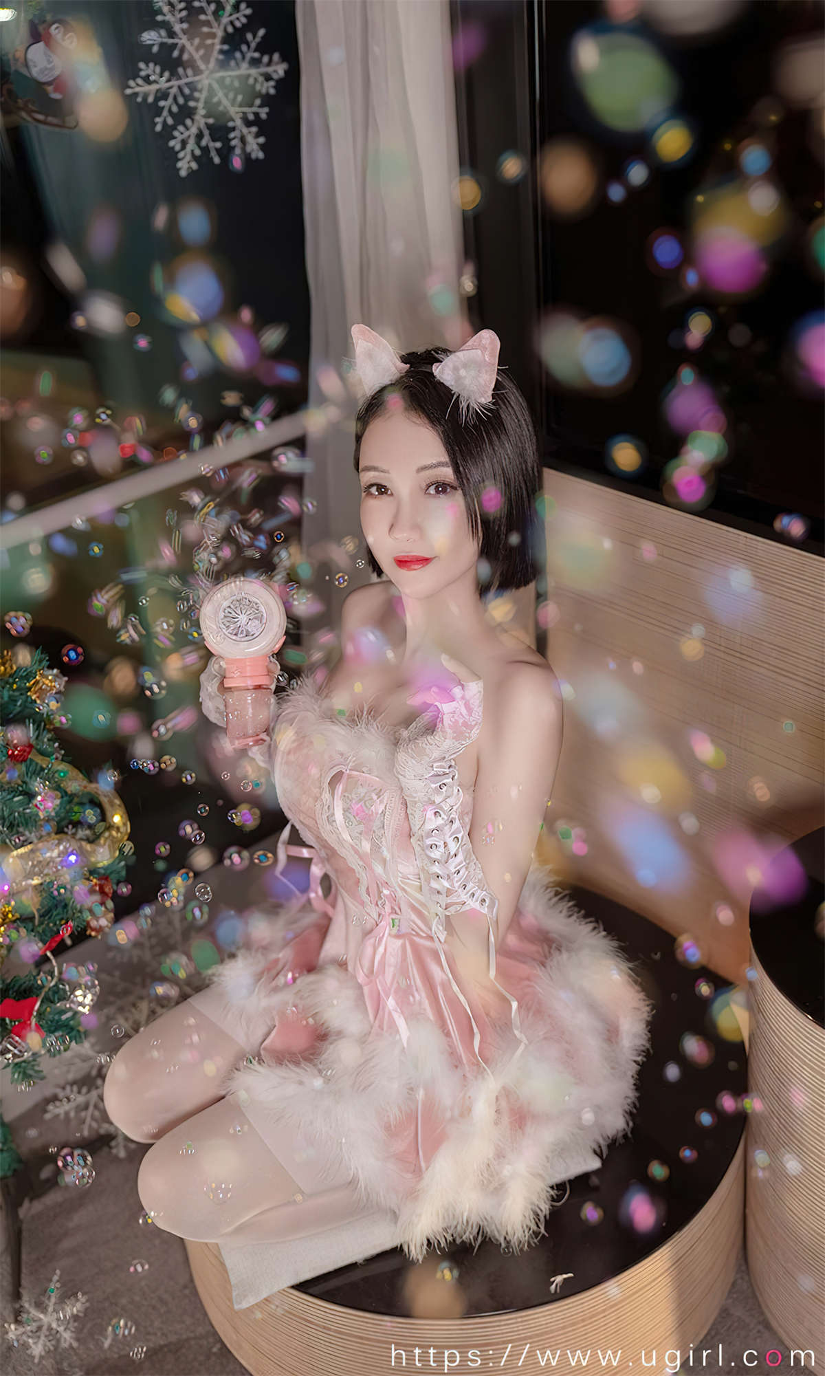 Ugirls爱尤物 No.2482 圣诞恋曲 果儿Victoria-日更街拍