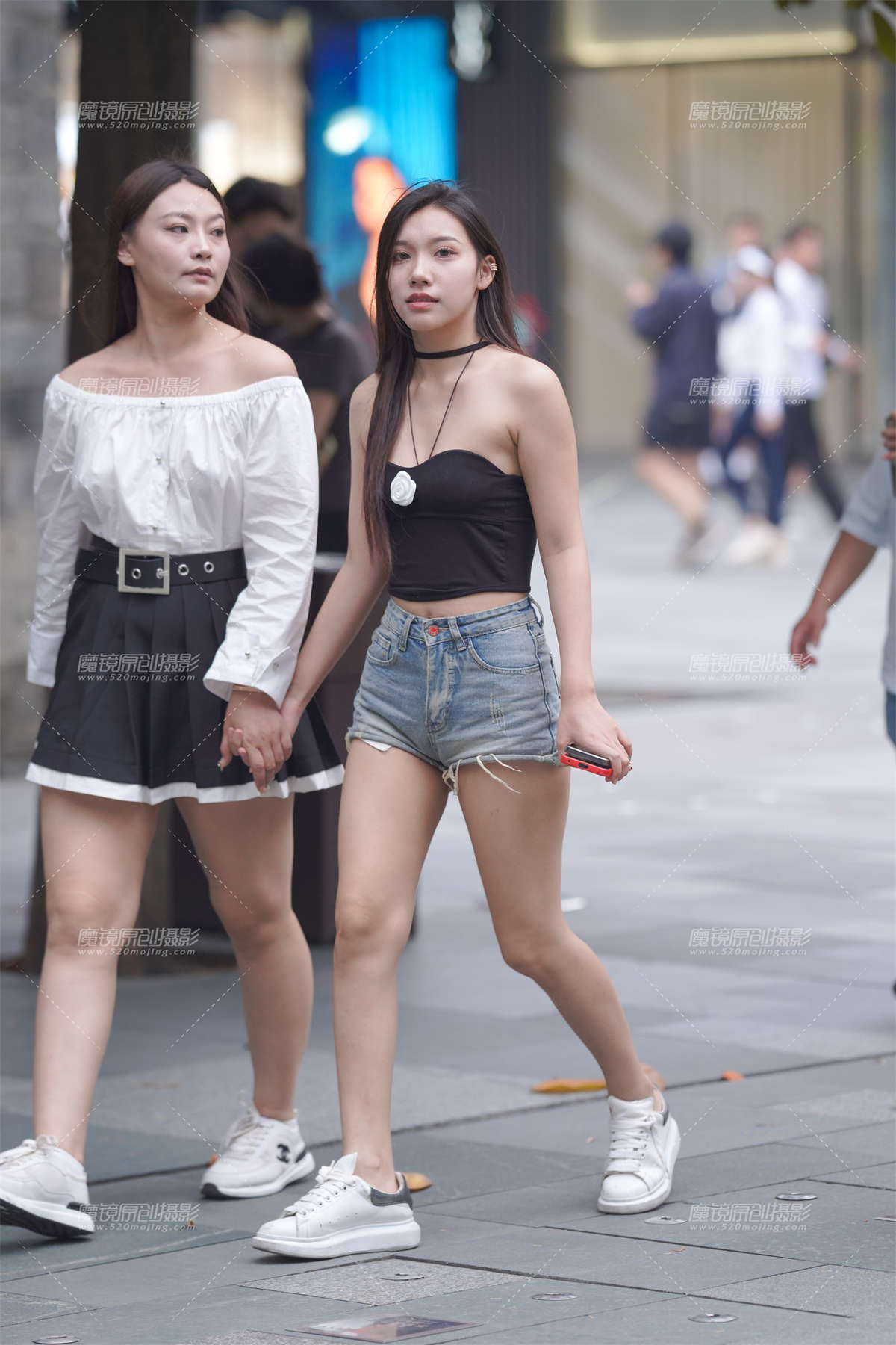 热裤小妹-日更街拍