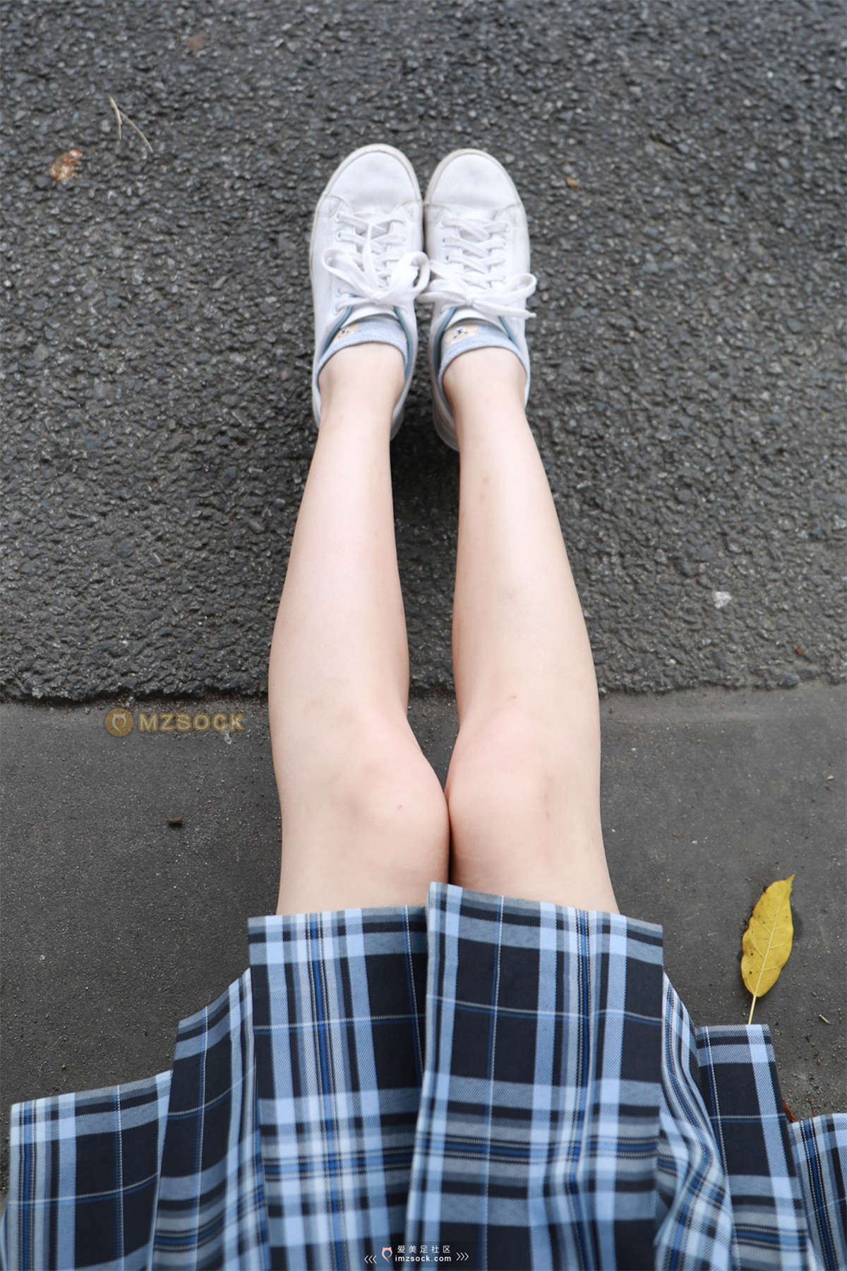 图片[2]-MZSOCK-2018 No.165 点点清纯小萝莉小白鞋-日更街拍