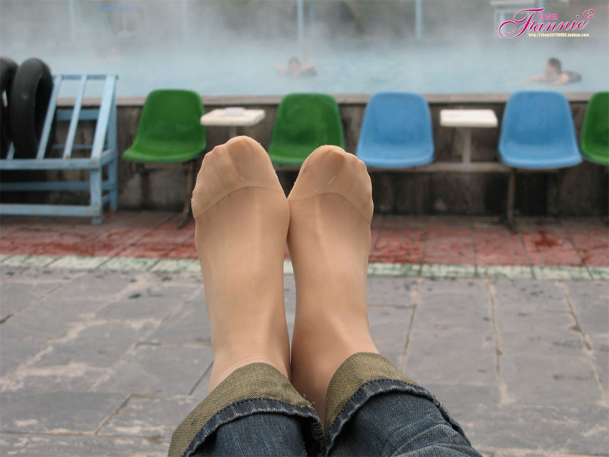 Fannie芬妮美足园NO.46 茶山温泉2丝足-日更街拍
