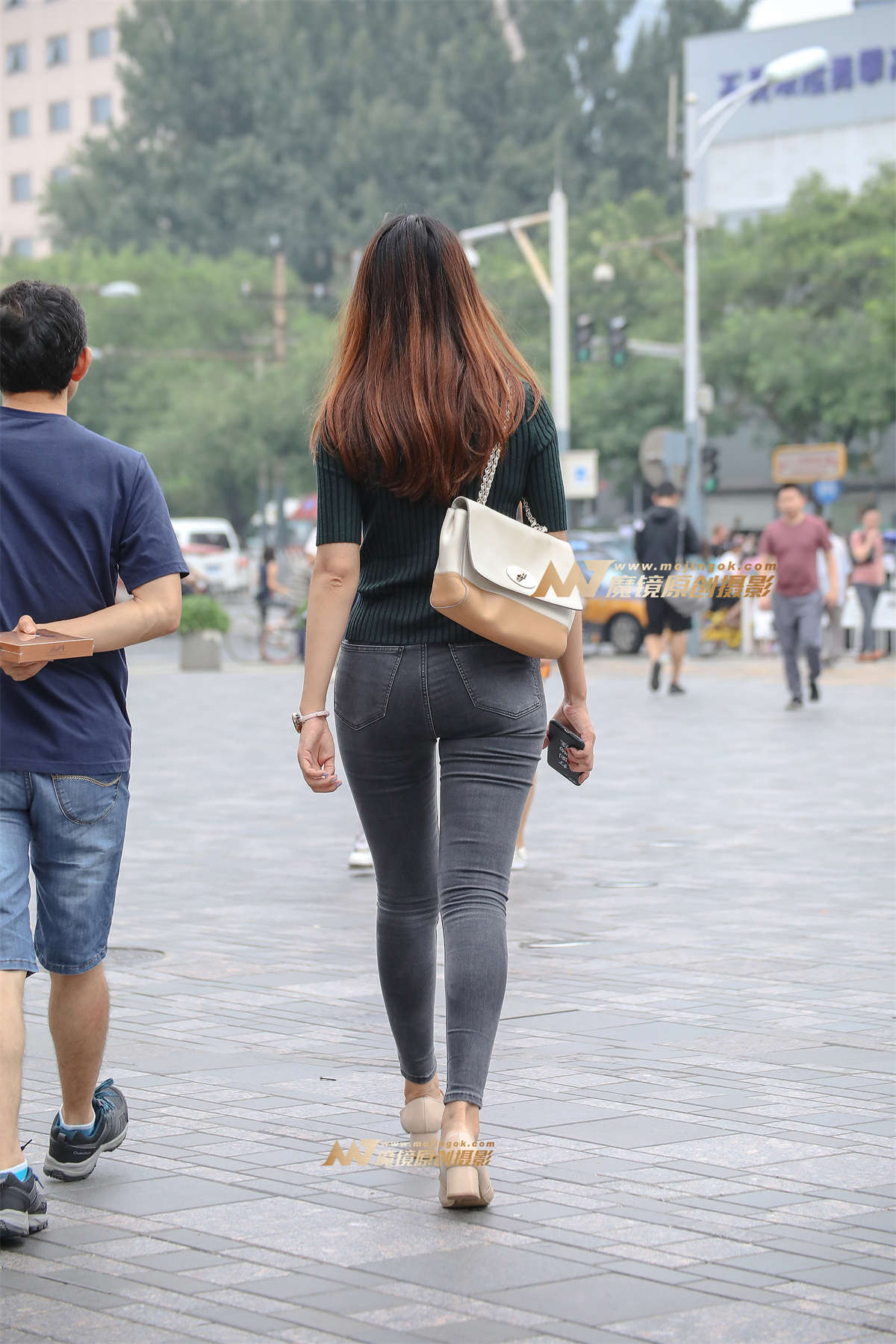 图片[2]-【视觉冲击赛贴】长腿紧牛-日更街拍