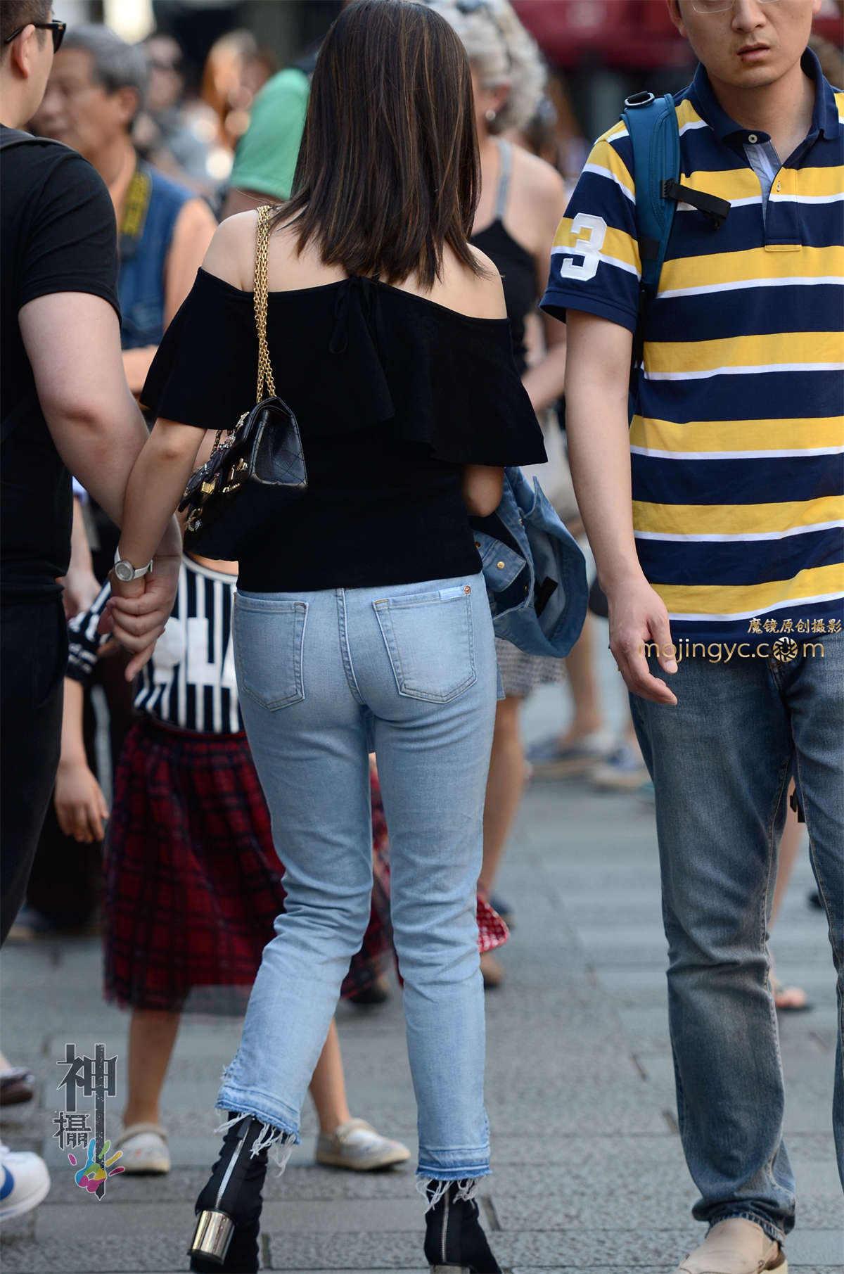图片[2]-【验证街拍大赛NO.2】神摄手参赛06 黑色抹胸，紧牛（11P）-日更街拍