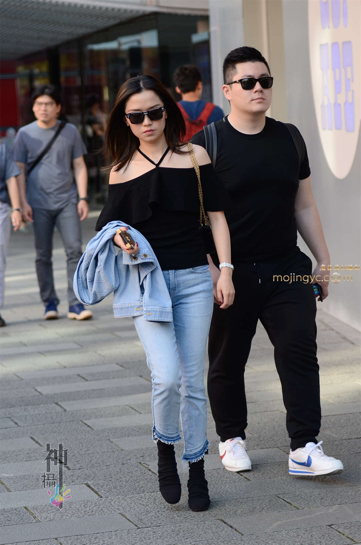 【验证街拍大赛NO.2】神摄手参赛06 黑色抹胸，紧牛（11P）-日更街拍