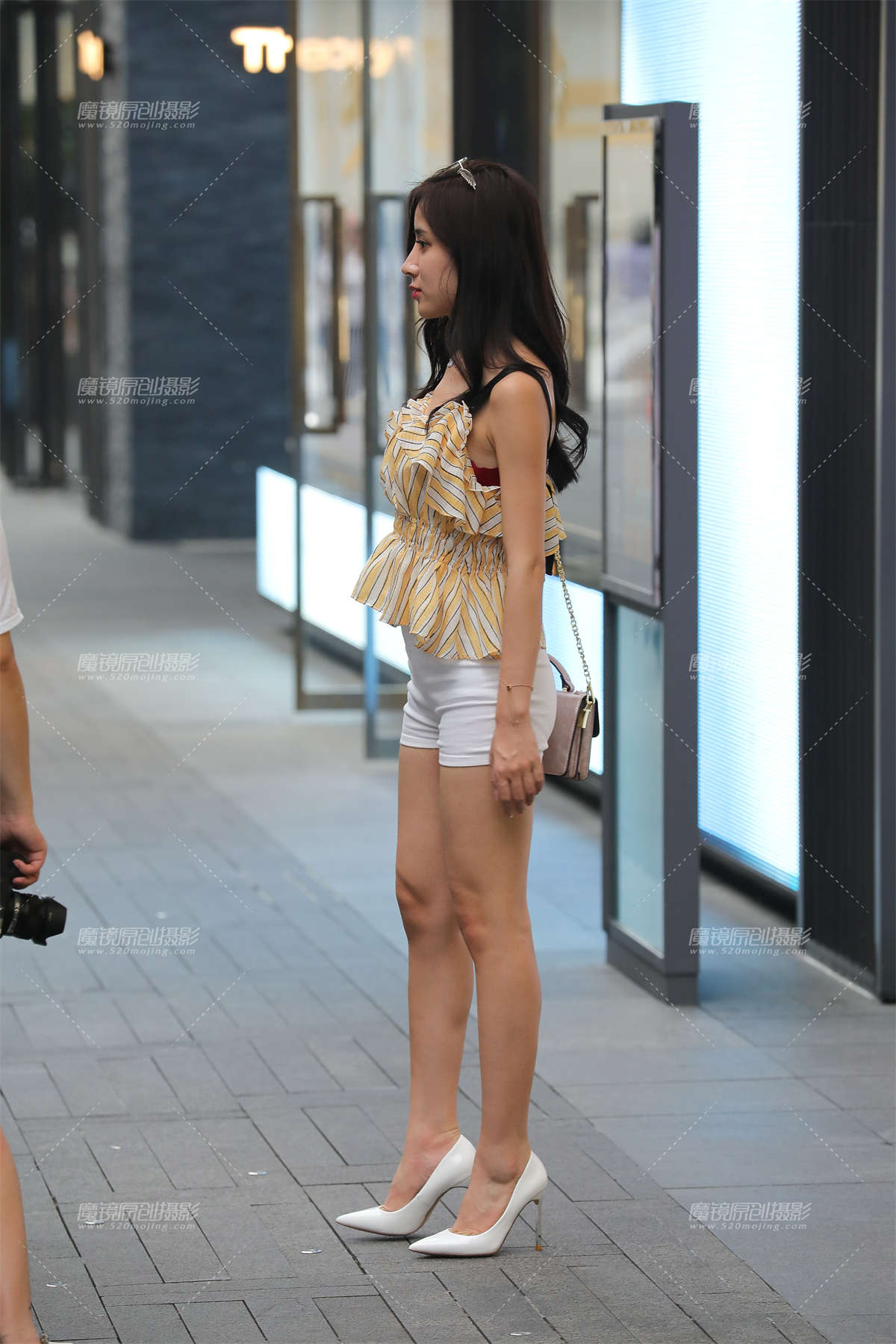 图片[2]-美腿配佳人-日更街拍