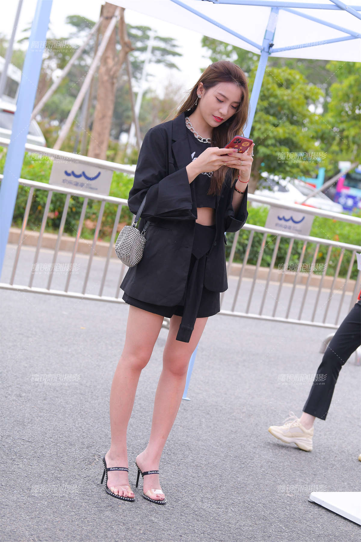 颜值真高的美腿高跟小仙女~-日更街拍