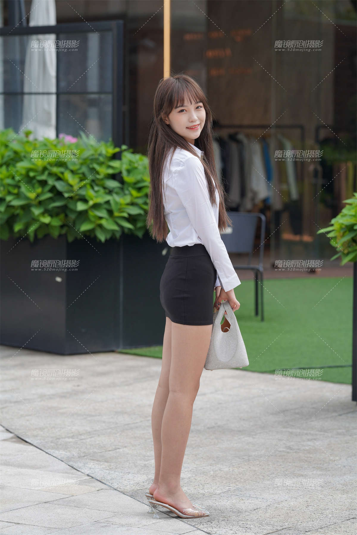 制服长腿美女-日更街拍