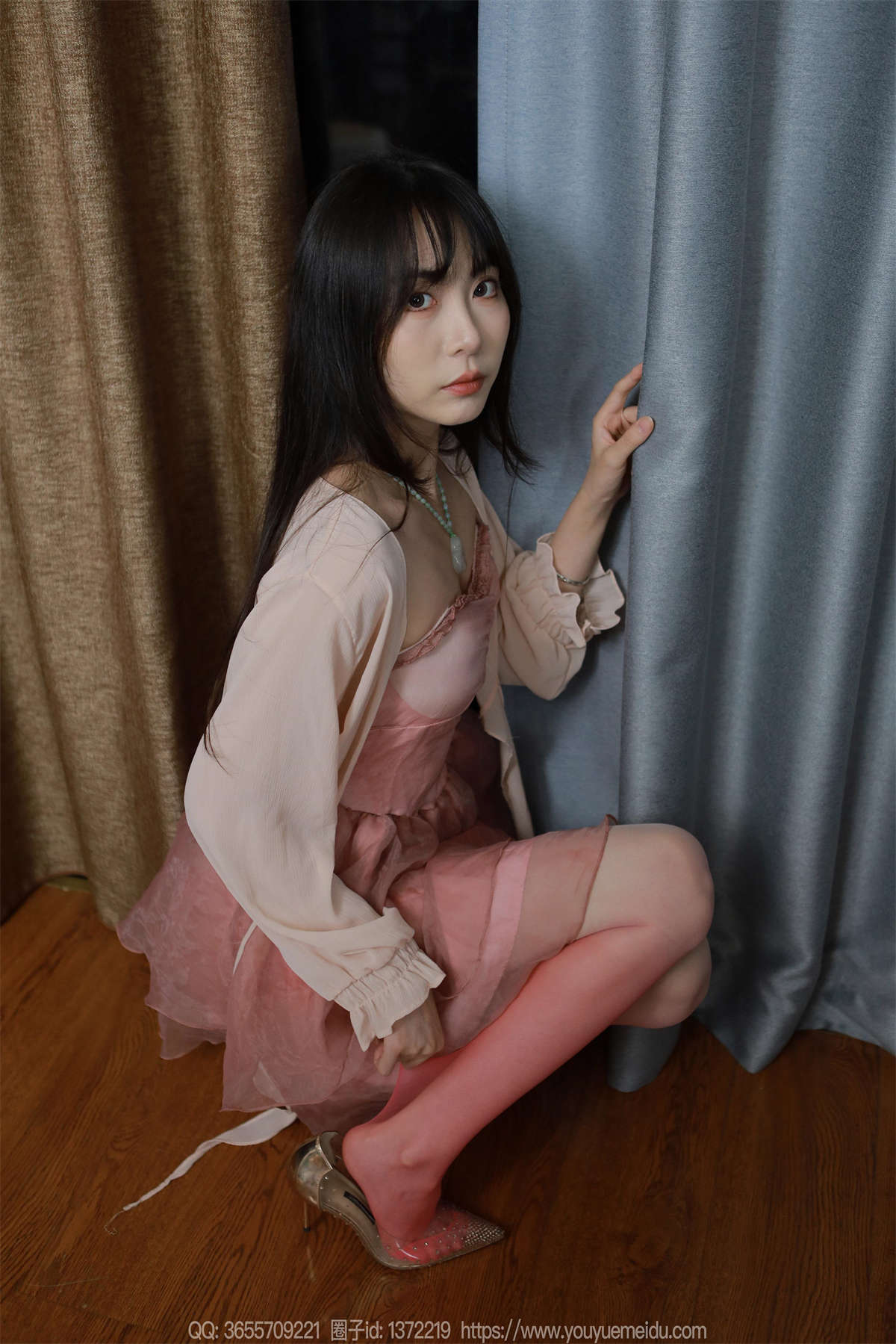 图片[2]-IESS异思趣向 2024.08.04 丝享家1811：团团 粉白渐变（上）-日更街拍