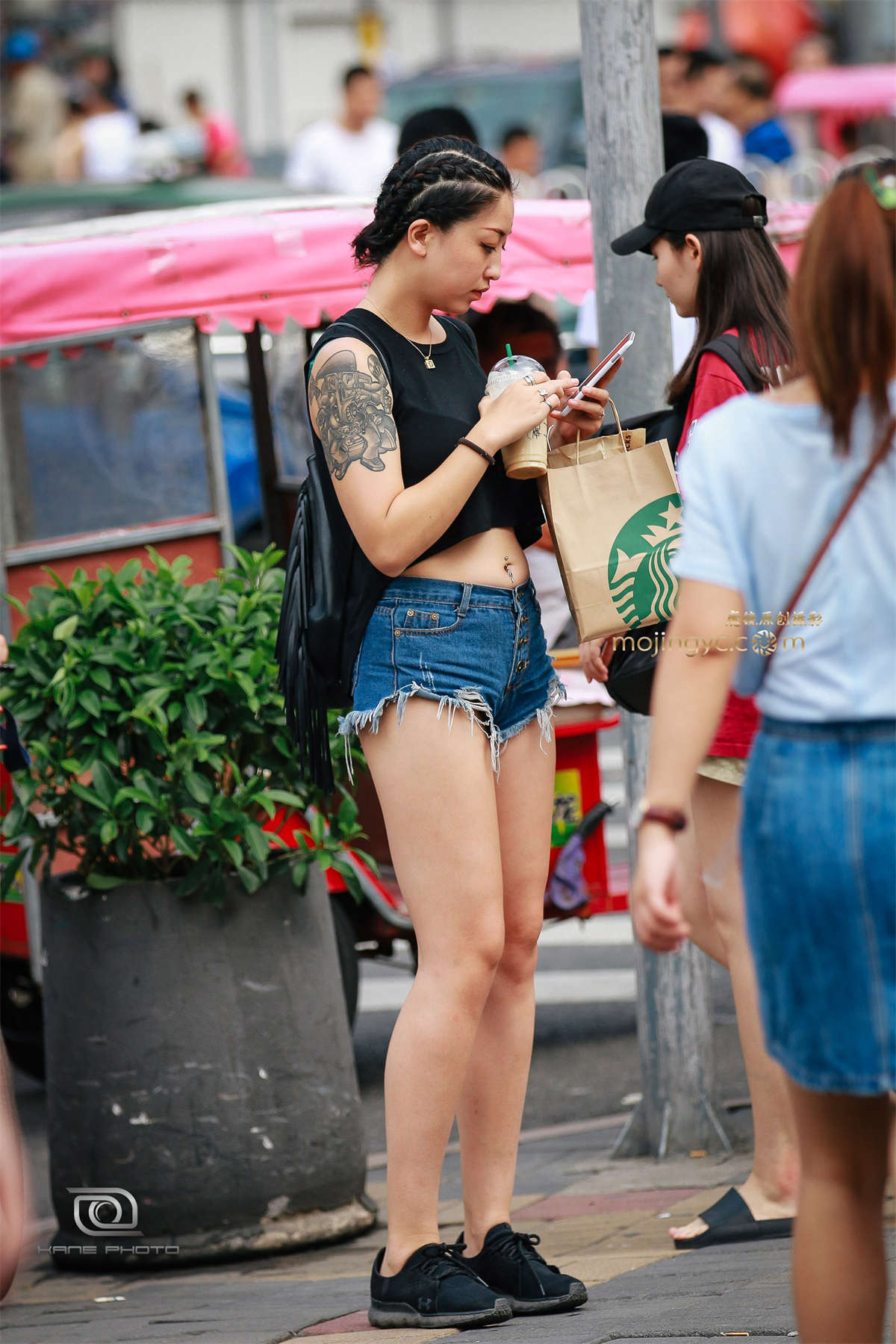 图片[2]-超短露臀热裤-日更街拍