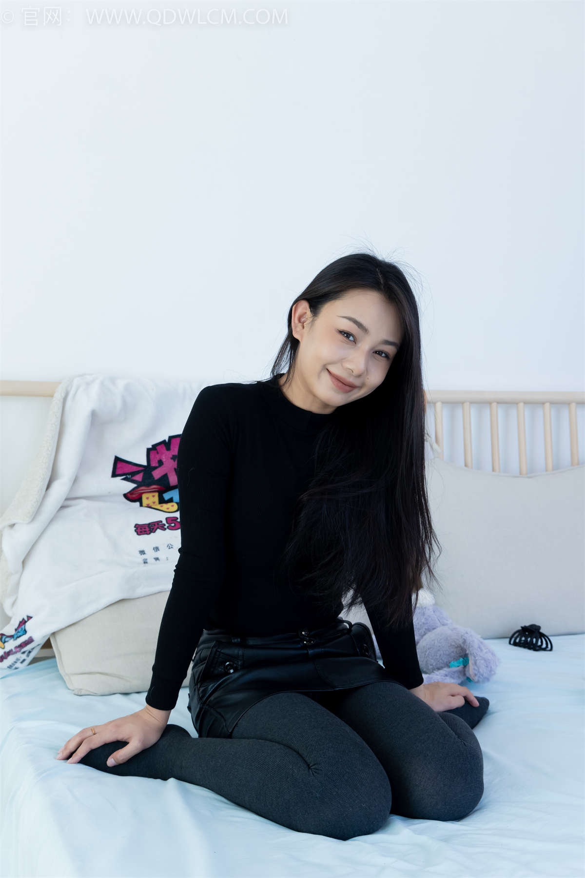 物恋传媒 NO.2313 岚岚-高跟鞋、厚灰丝-日更街拍