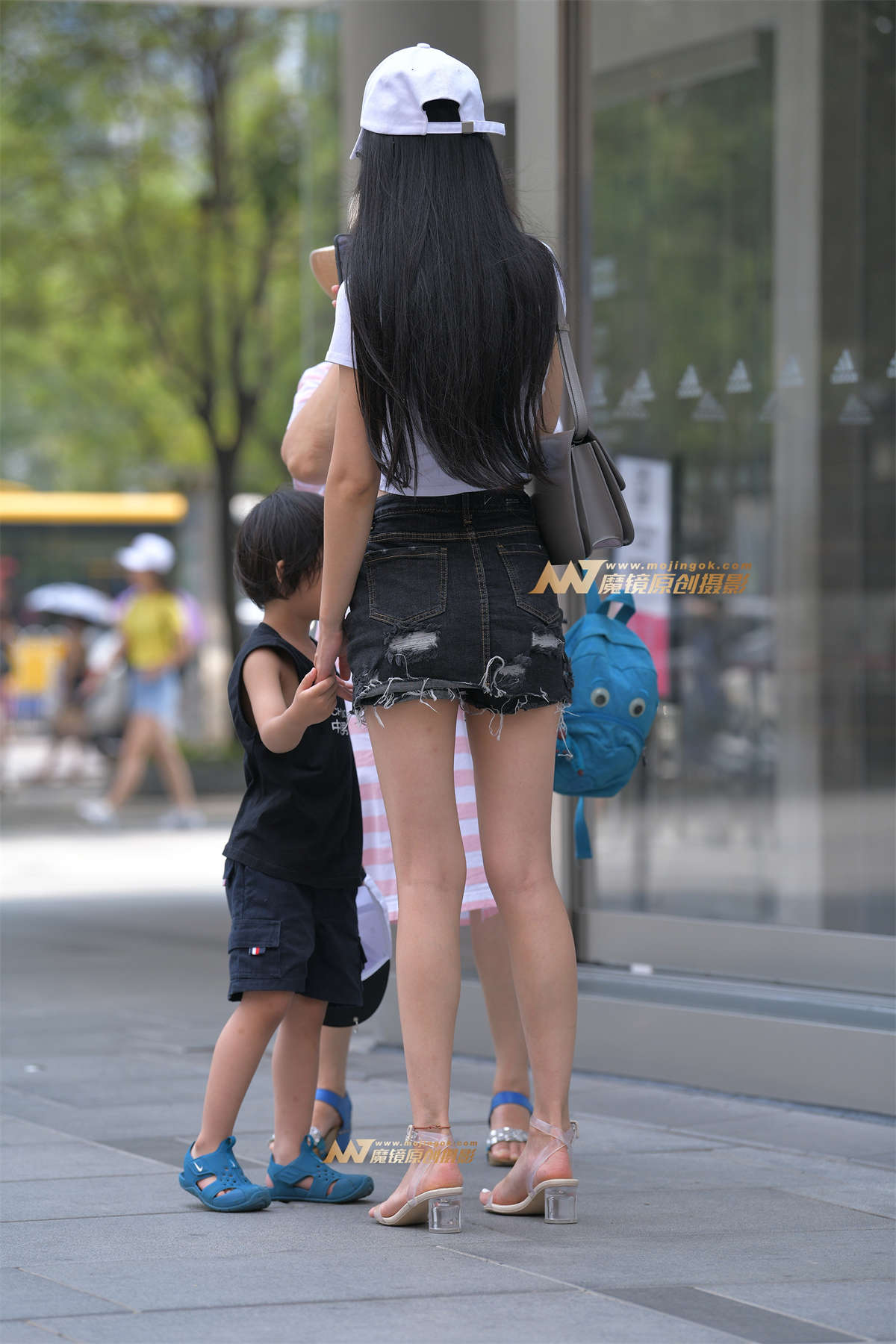 图片[2]-【红石赛帖】性感长腿辣妈-日更街拍