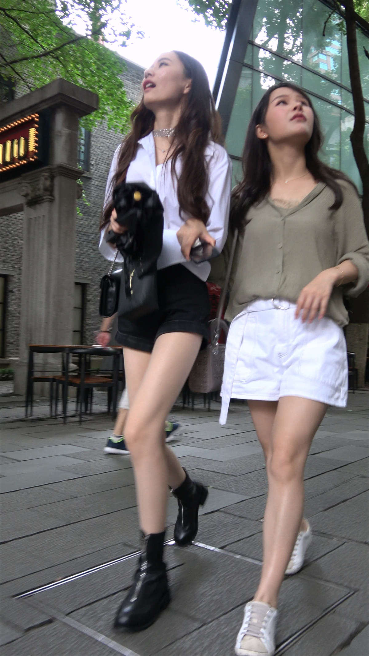 图片[2]-美女姐妹一起逛街-日更街拍