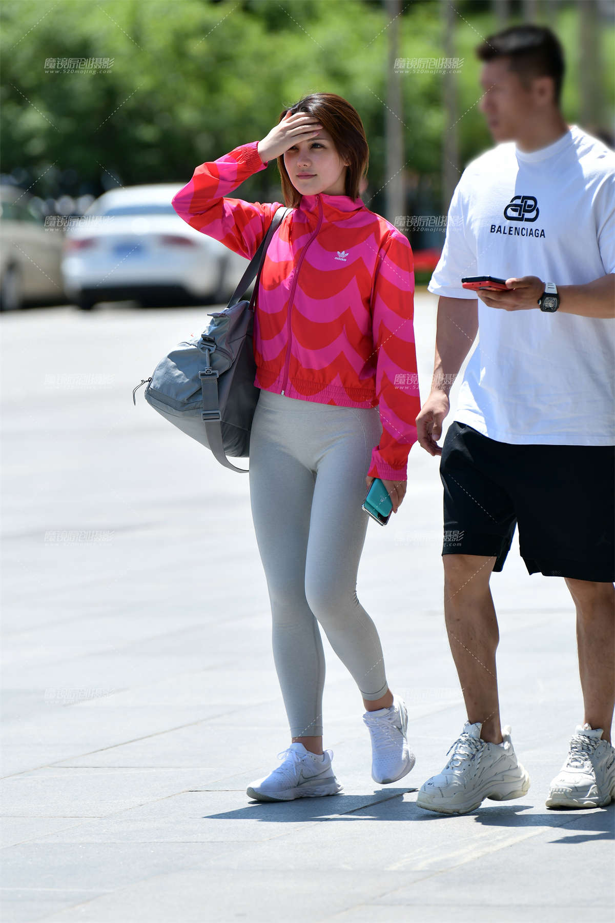 图片[2]-★漂亮灰紧身裤美女-日更街拍