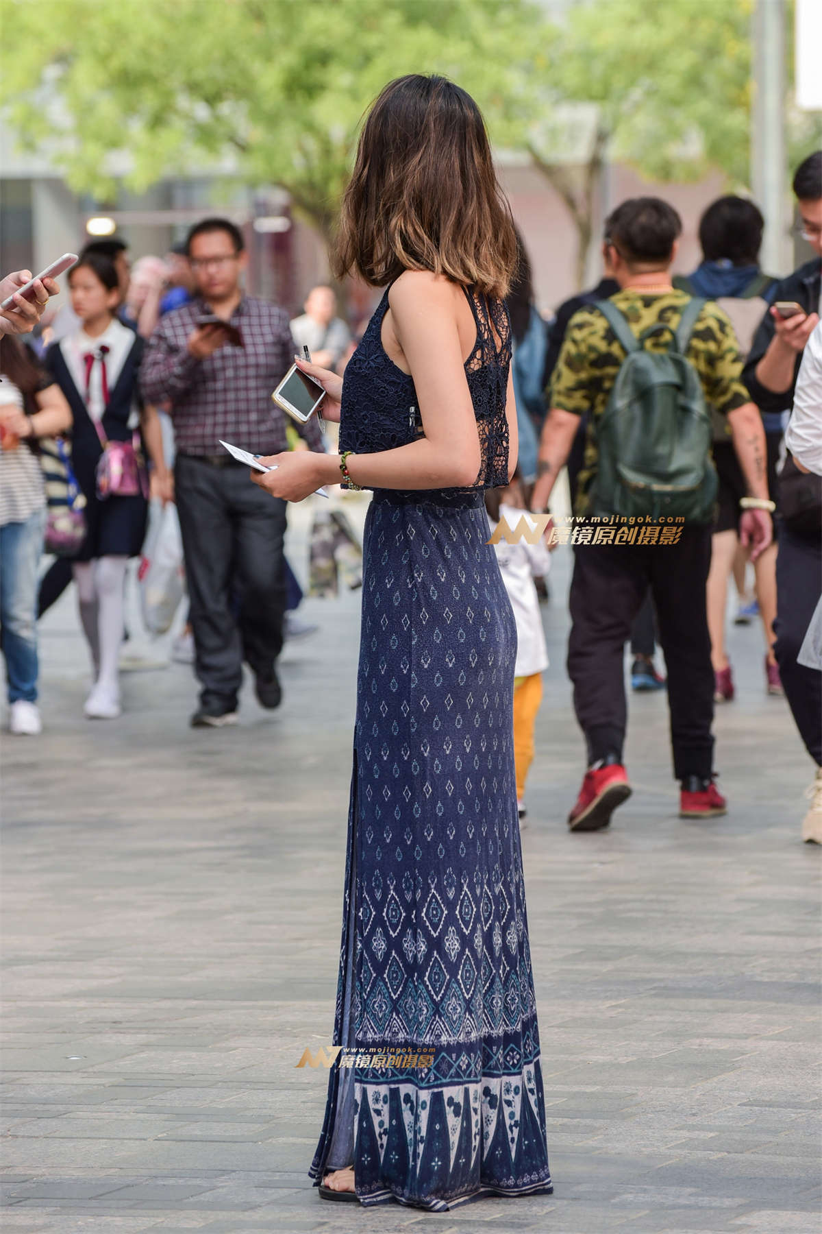 图片[2]-活力无限的导购姐妹花-日更街拍