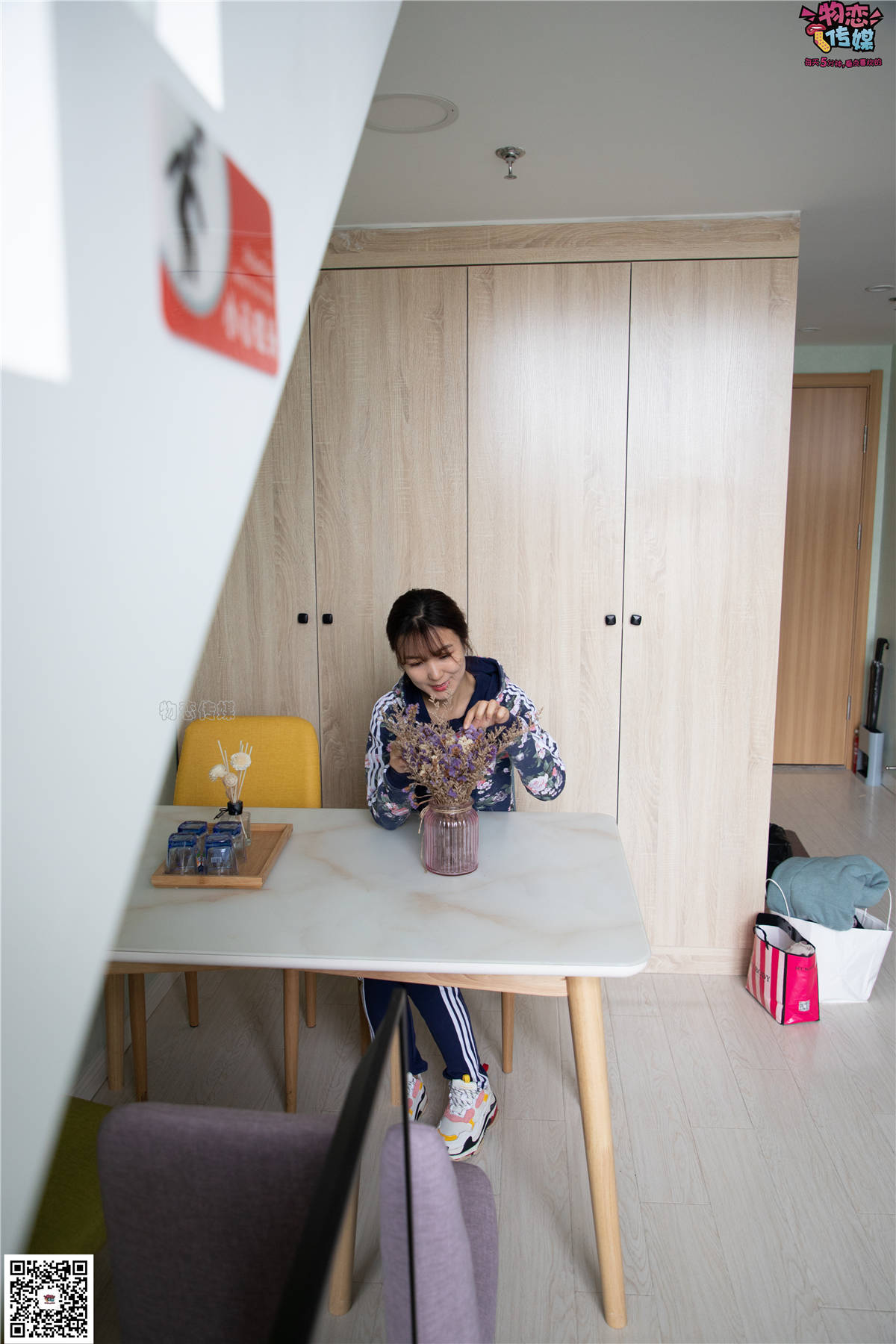 物恋传媒No.090期：晚晴-云过花晚晴，风起等归人-日更街拍