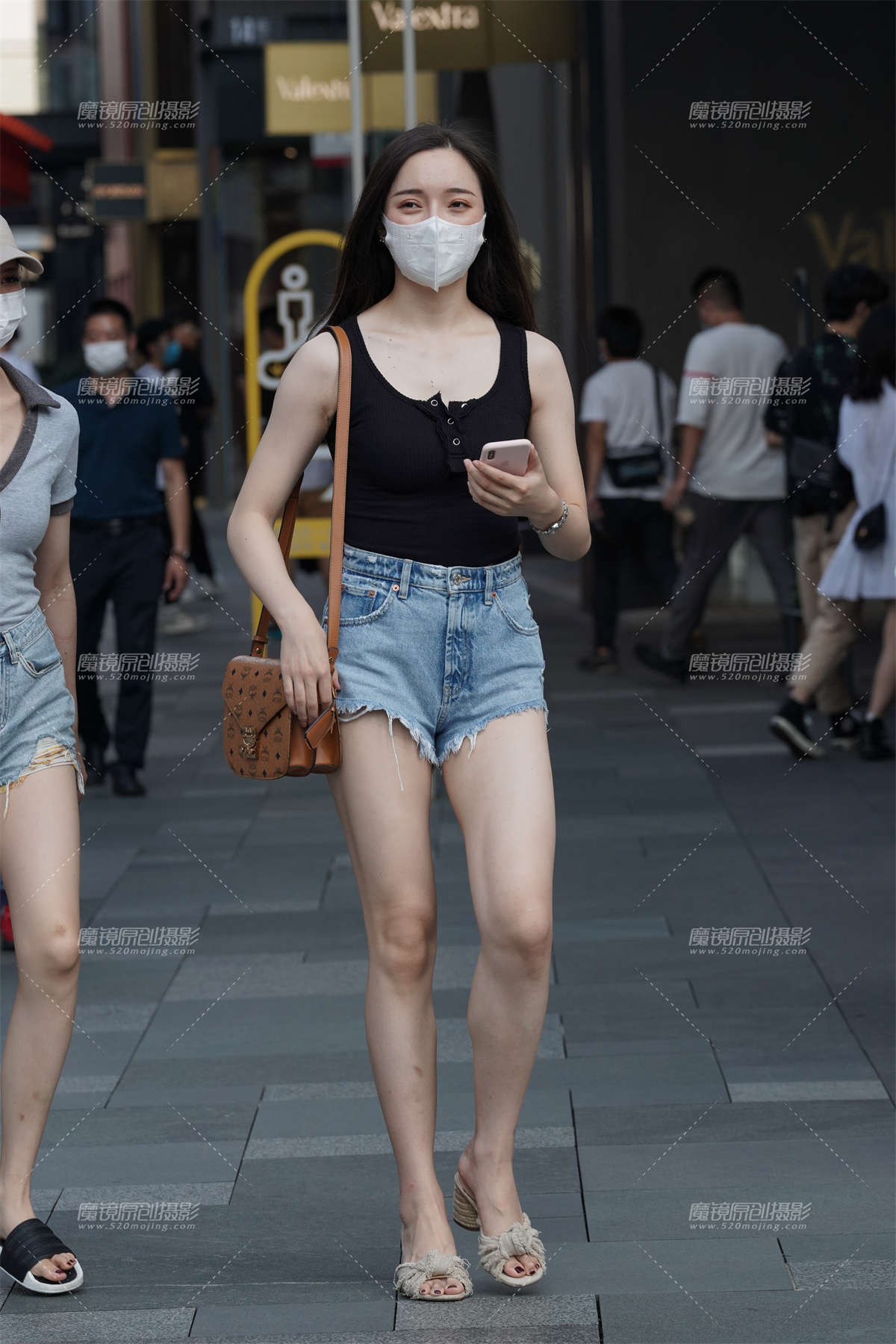 【凯恩赛贴】高挑热裤大长腿 美-日更街拍