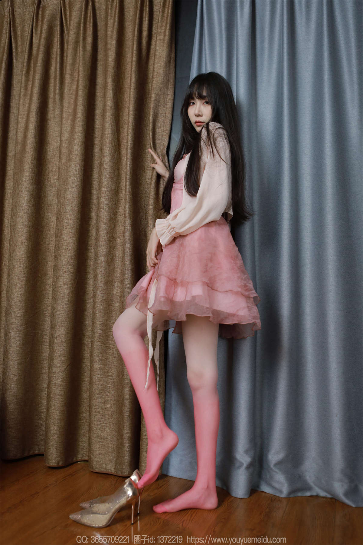 图片[2]-IESS异思趣向 2024.08.08 丝享家1815：团团 粉白渐变（下）-日更街拍