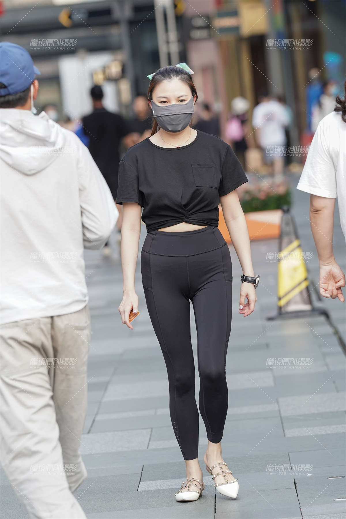 【凯恩赛贴】黑色紧身裤-日更街拍