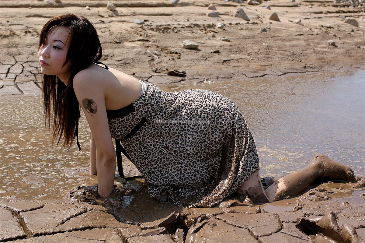 Ligui丽柜 2005-10-09-日更街拍