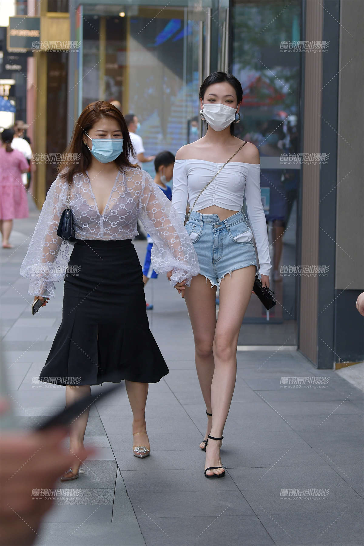 【视觉冲击赛贴】热裤美腿小姐姐-日更街拍