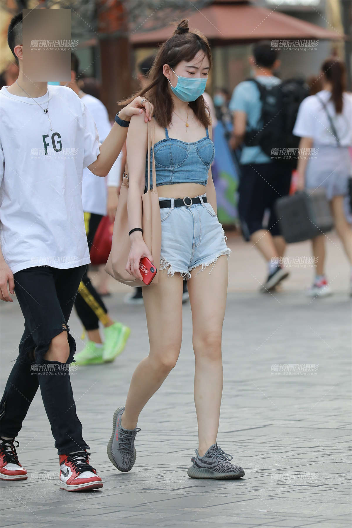 【玻璃街拍】白嫩热裤Y Y小姐姐-日更街拍