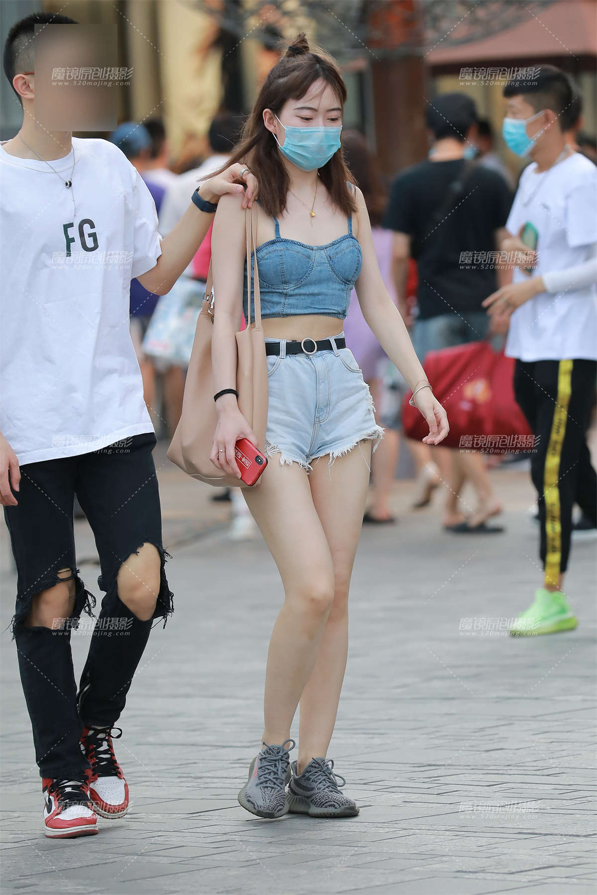 图片[2]-【玻璃街拍】白嫩热裤Y Y小姐姐-日更街拍