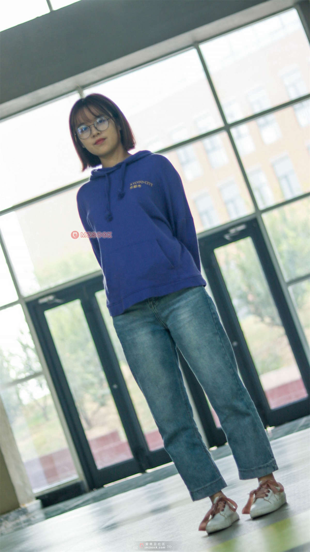 图片[2]-MZSOCK-2018 No.172 乖巧的菲儿-日更街拍