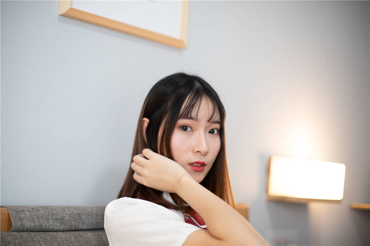 物恋传媒No.092期：猫耳-女高制服三部曲之三-日更街拍