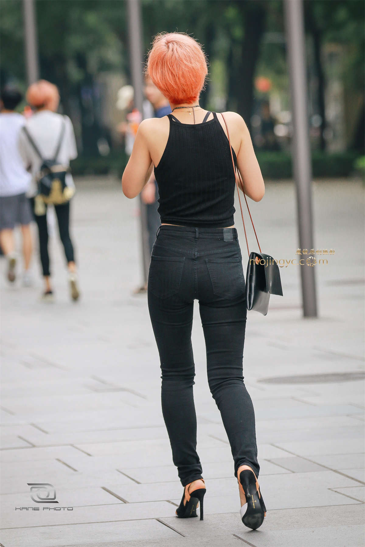 图片[2]-高挑紧臀牛仔-日更街拍