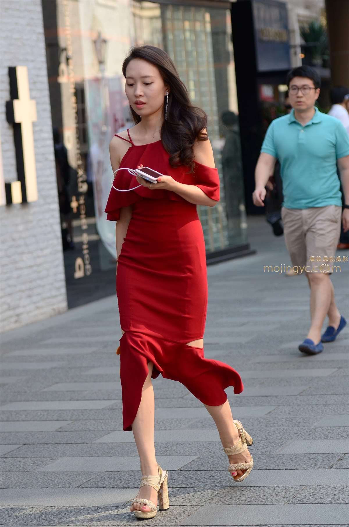 【验证街拍大赛NO.2】神摄手参赛15 吊带红裙（21P）-日更街拍