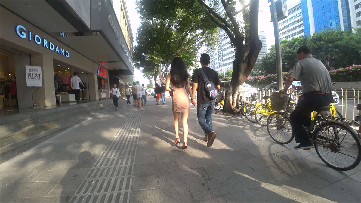 图片[2]-极品性感御姐-日更街拍