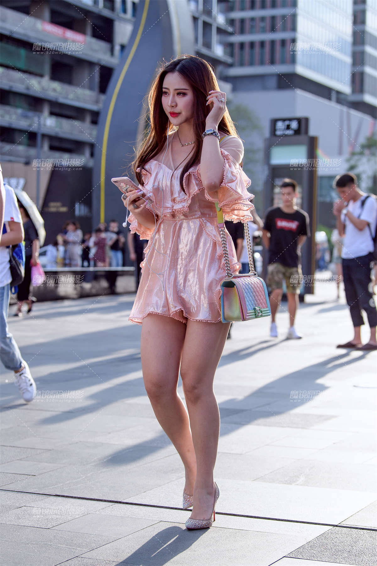 高跟鞋美腿美女-日更街拍