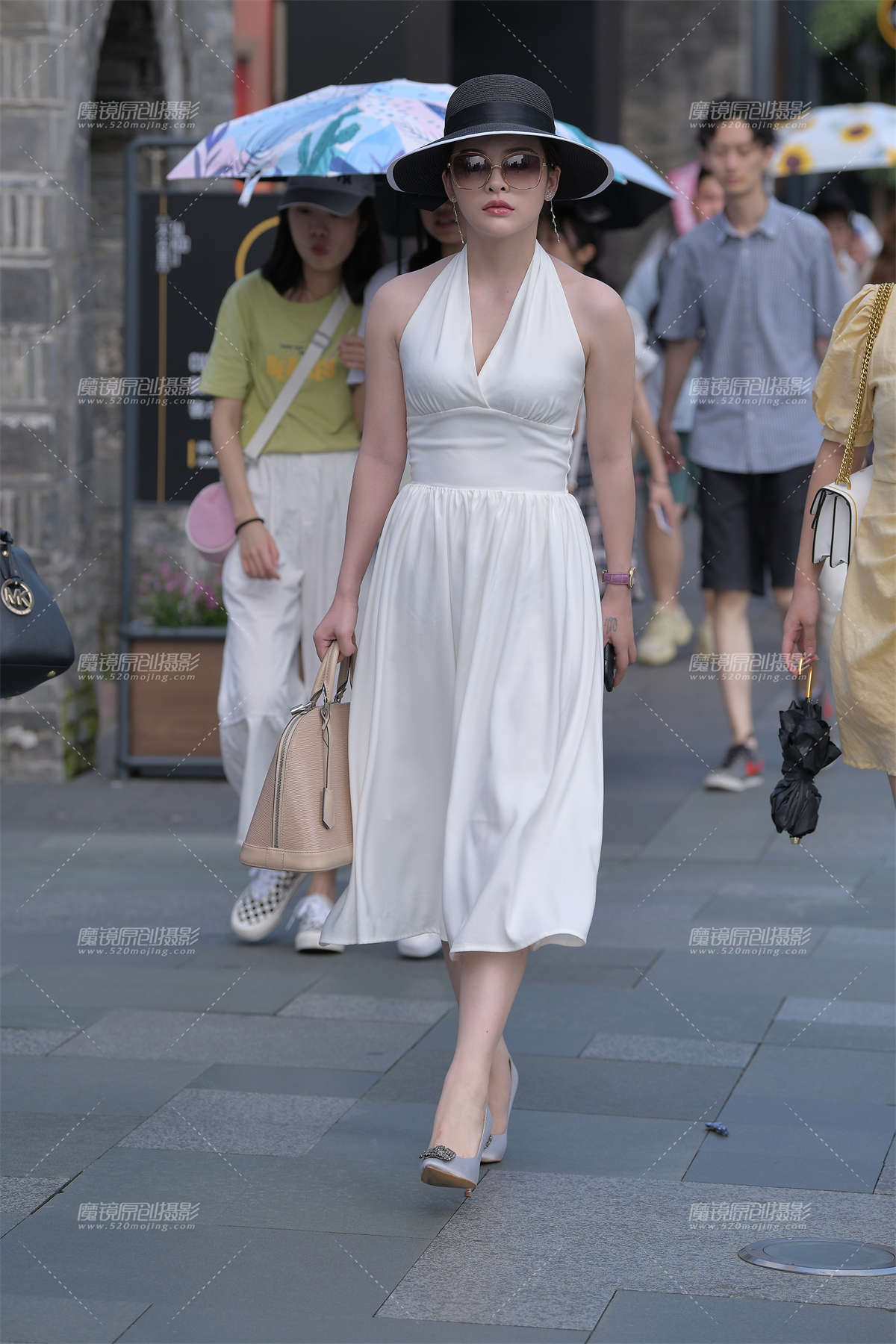 【视觉冲击赛贴】性感而优雅的美__-日更街拍