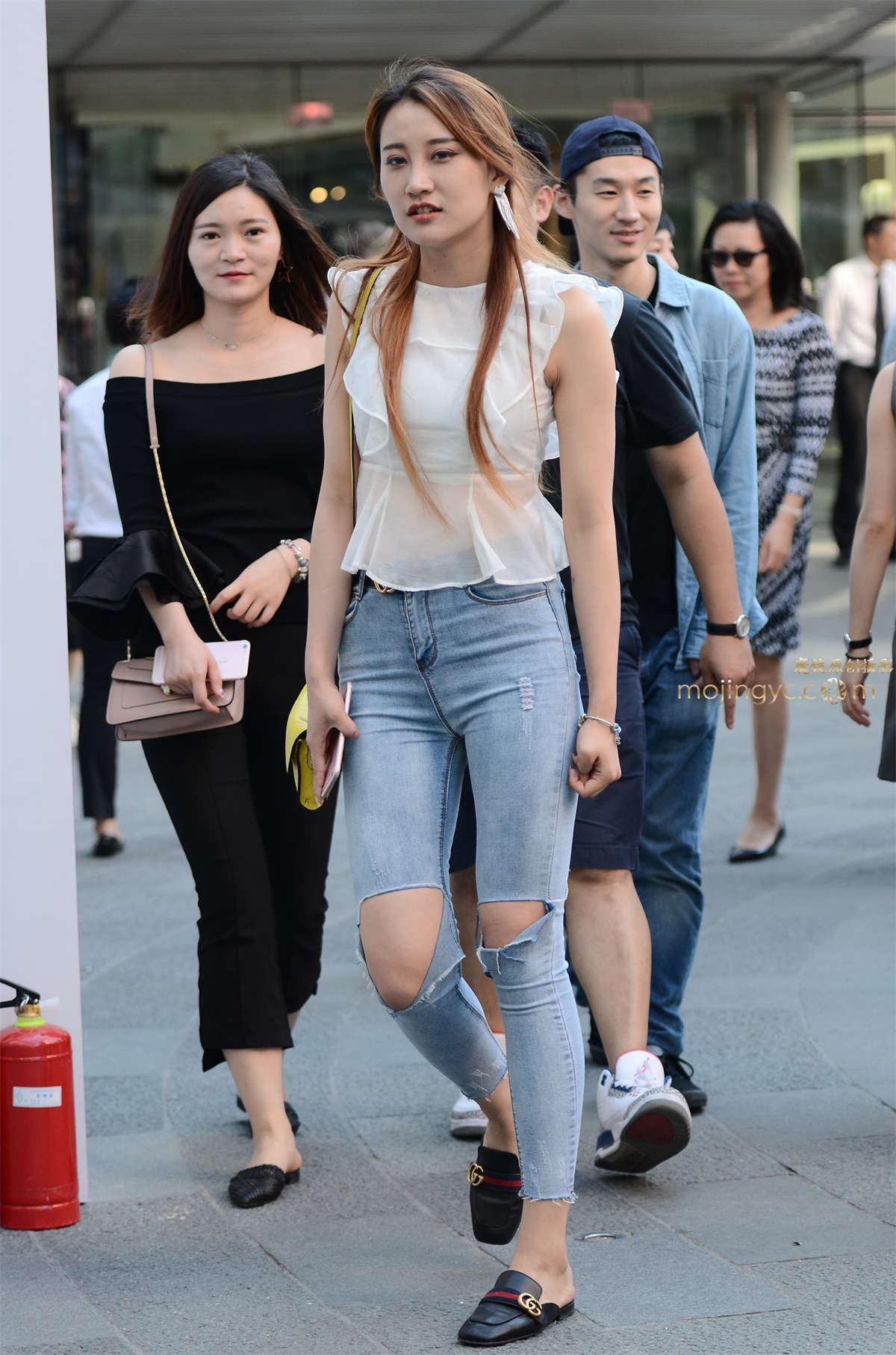 【验证街拍大赛NO.2】神摄手参赛16 无袖衫紧身牛仔（19P）-日更街拍