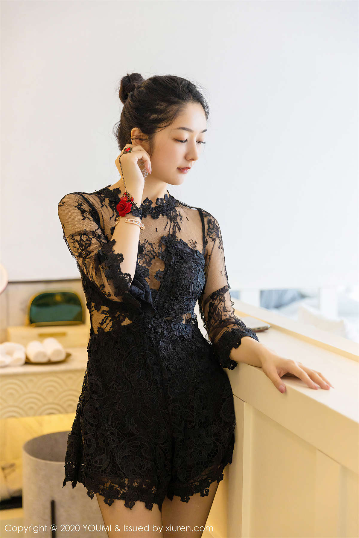 图片[2]-YouMi尤蜜荟 2020.07.16 VOL.487 极致黑丝芊芊秀腿 Angela小热巴-日更街拍