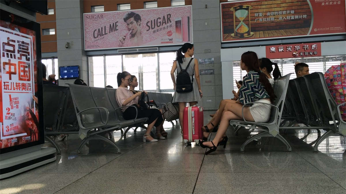 图片[2]-好多性感身材美女，喜欢哪一个-日更街拍