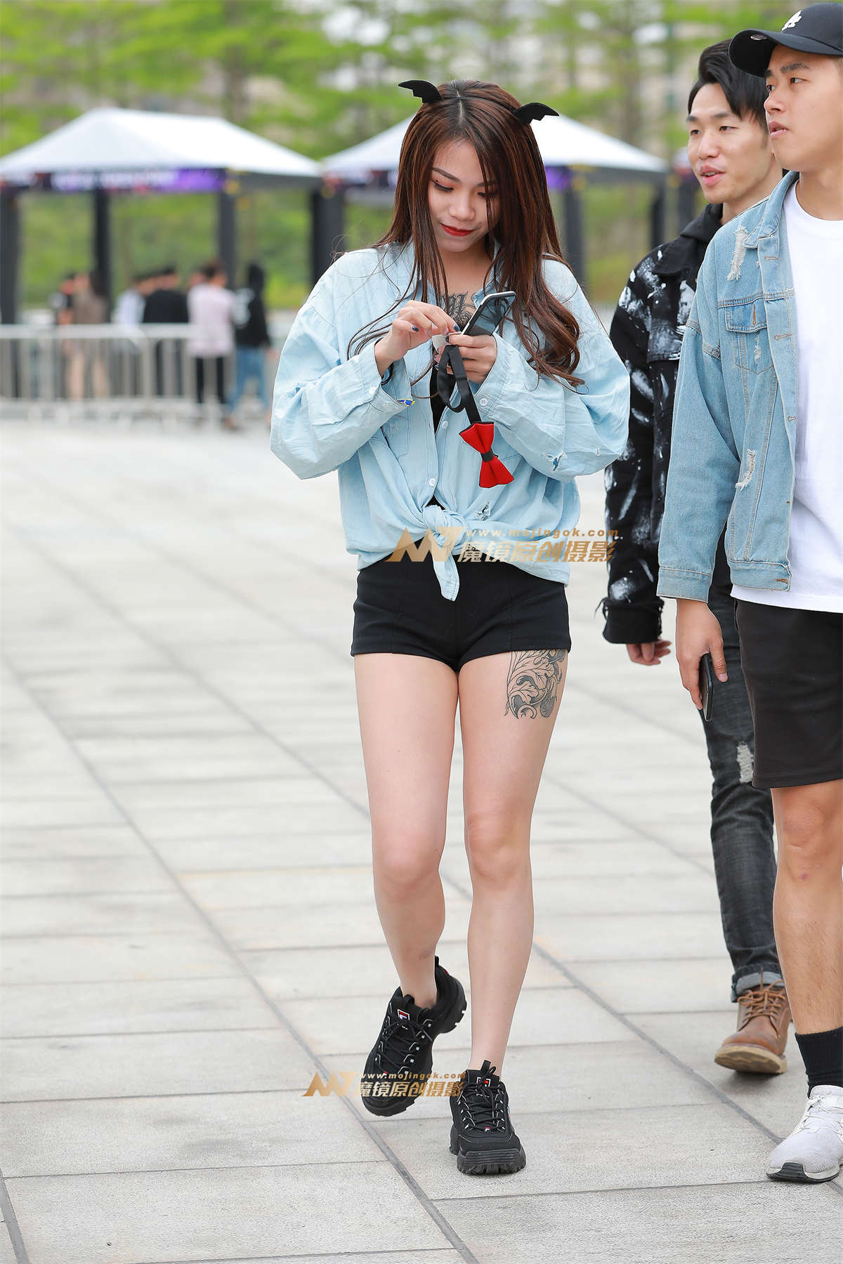 【视觉冲击赛贴】白皙的小月牙美眉-日更街拍