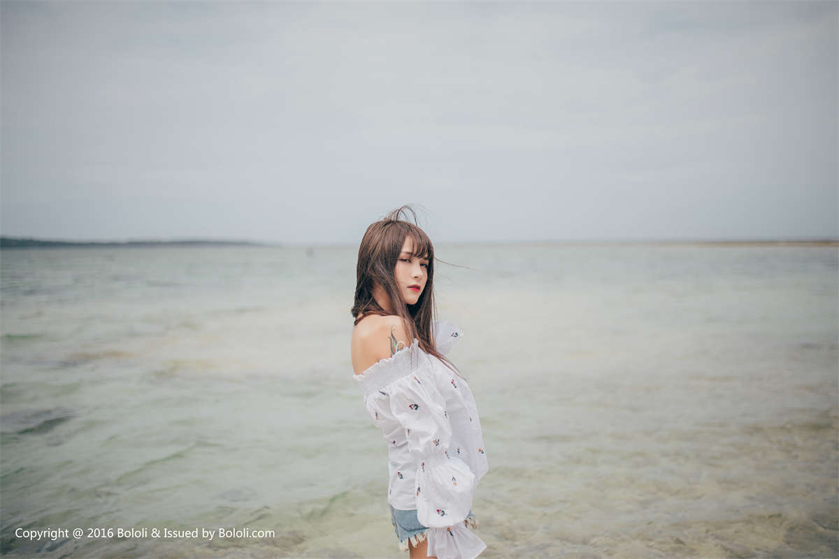 Bololi波萝社 BOL.049 夏美酱_ 夏美酱连体衣集-日更街拍