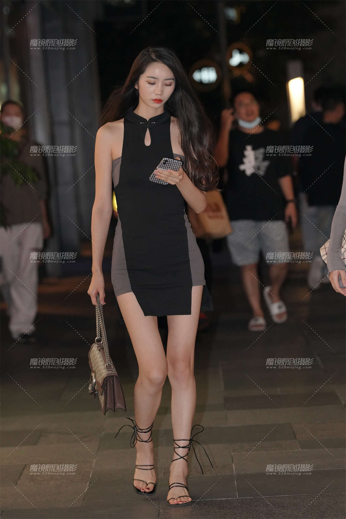 高挑的美女-日更街拍