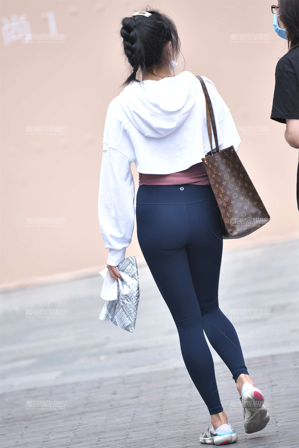 图片[2]-【咔喳赛帖】兰色瑜伽裤-日更街拍