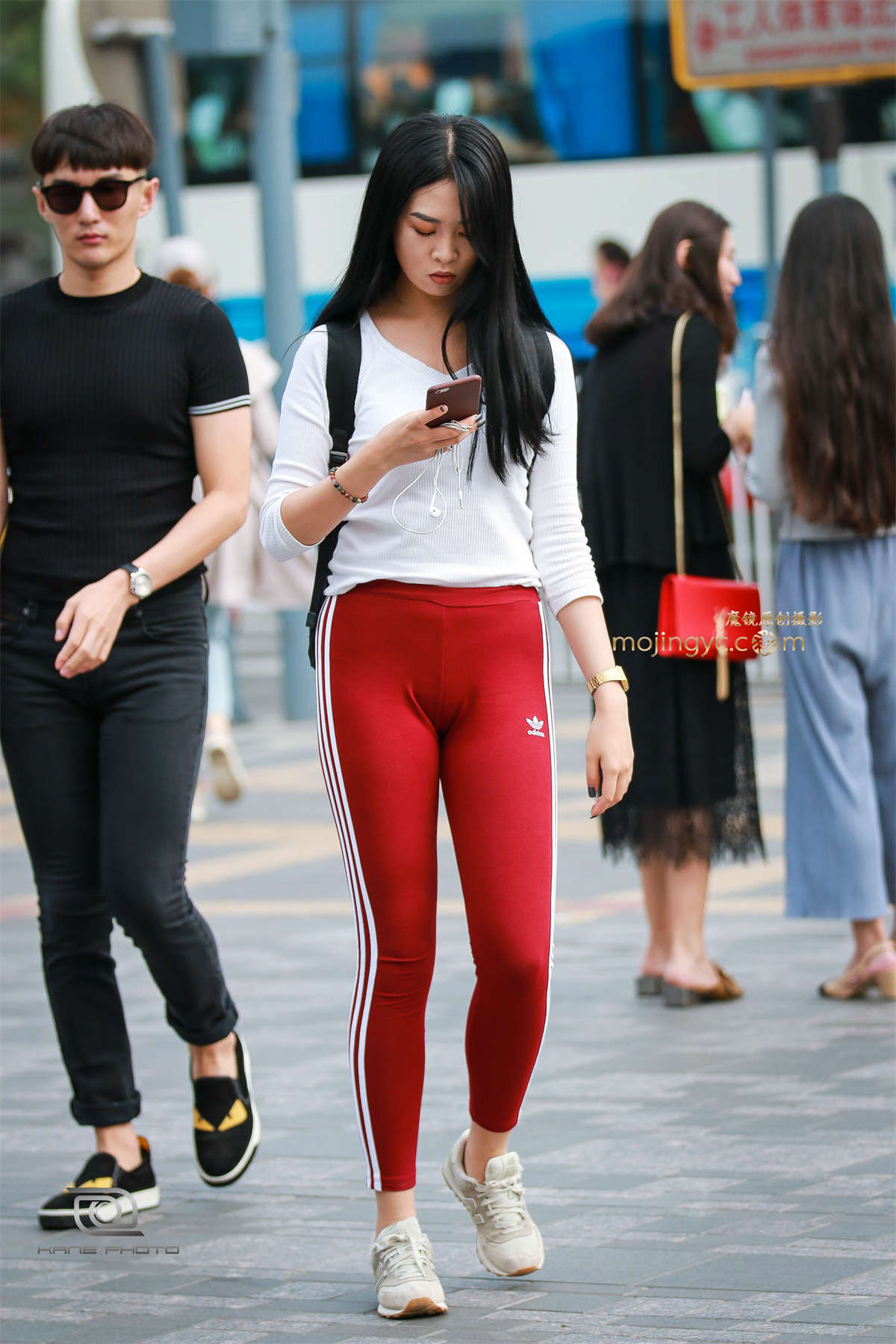 火红的美腿-日更街拍