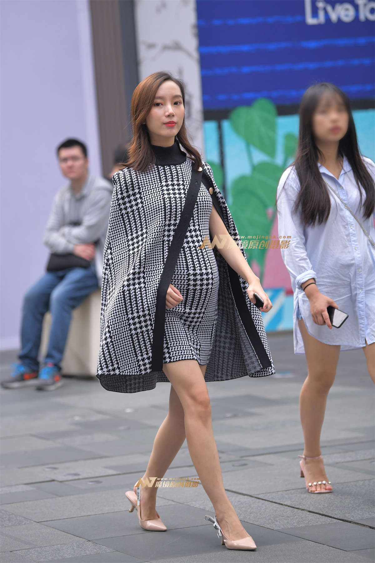 【街拍之魂赛帖】女人的美丽她全占了-日更街拍