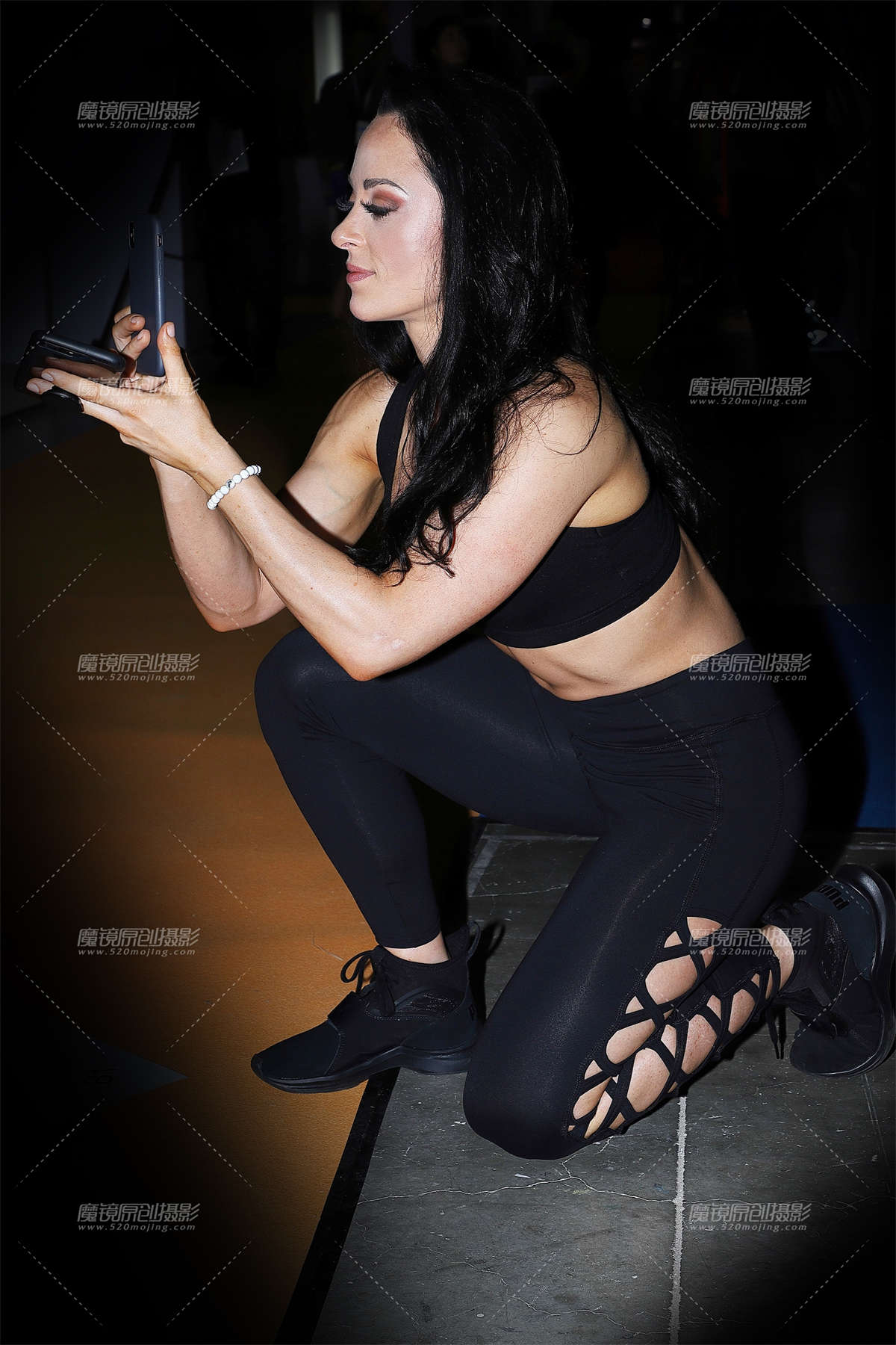 体格健壮的洋模健身爱好者-日更街拍